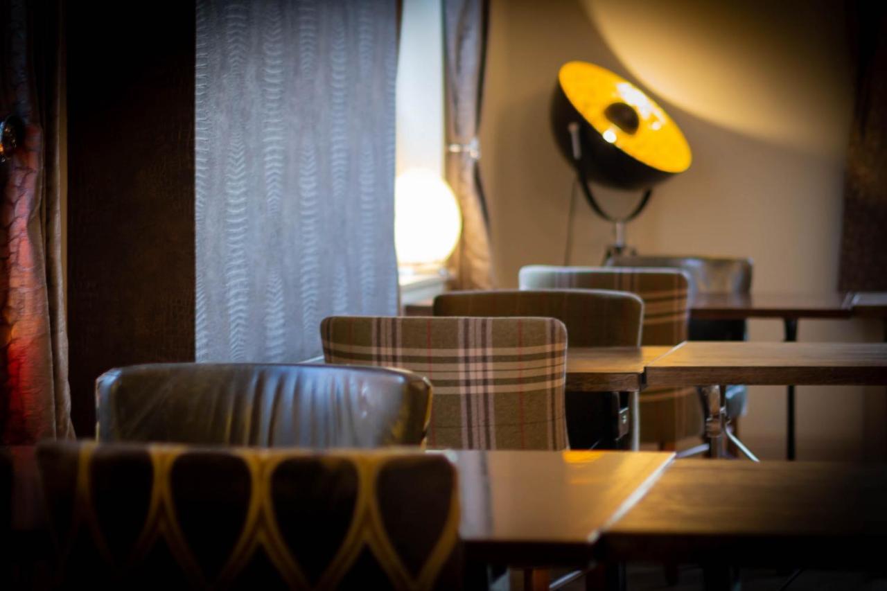 Advocate Arms Hotel Маркет Рейзън Екстериор снимка